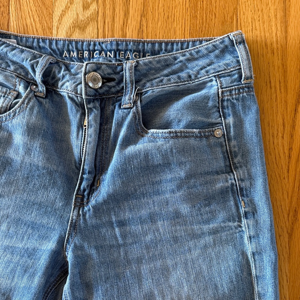 American Eagle Hi-Rise Tom Girl Distressed Denim, Size 4